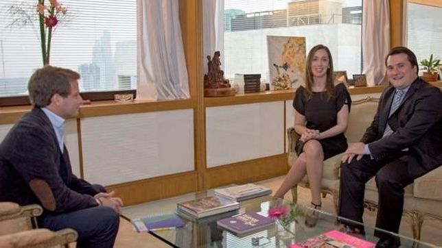 en sintonia con macri y vidal, intendente de cambiemos barrio parientes de su gabinete