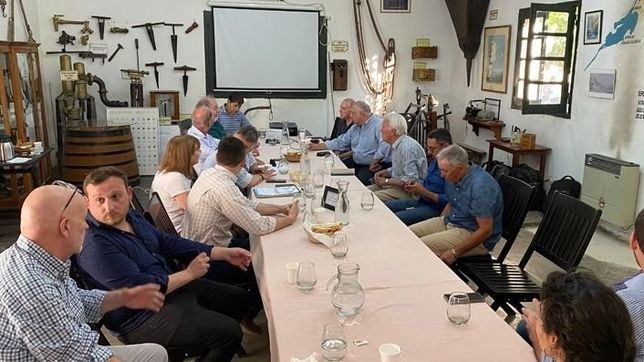 las mineras le meten presion a carreras para acelerar en rio negro