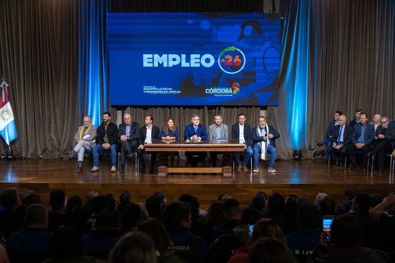 El gobernador de Córdoba, Martín Llaryora, presentó un programa de empleo con apoyo del sector privado.