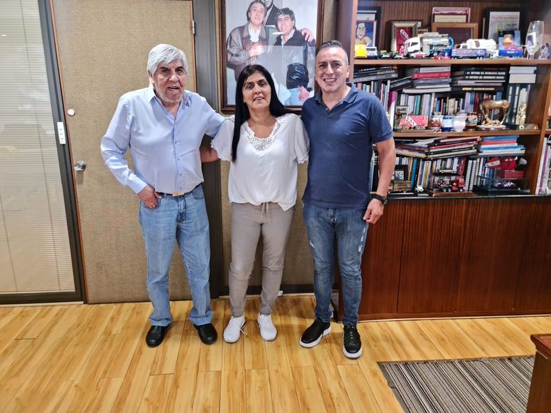 Como Adjunta de Las 62, Karina Moyano y el secretario General de esa organización, Marcelo Pariente, se reunieron con Hugo Moyano.&nbsp;