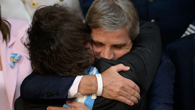Javier Milei y Toto Caputo.