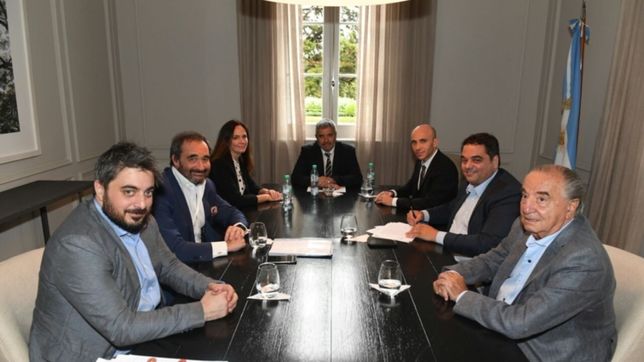 recalculando (otra vez): desbordado, el gobierno voltea el salvataje a carrefour