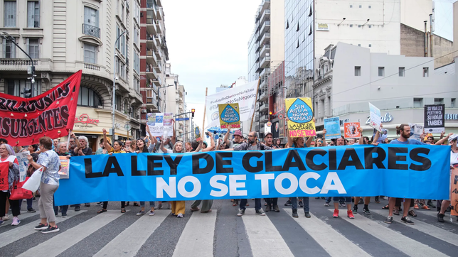 ley de glaciares: la justicia de santa cruz freno la reforma de milei