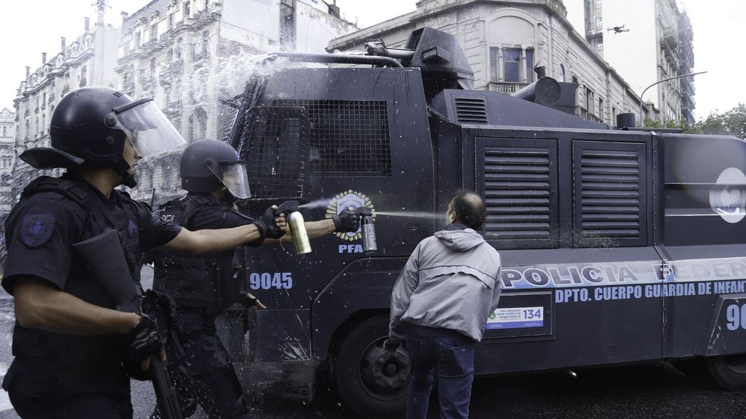 La represión en la marcha de jubilados ordenada por Patricia Bullrich. 