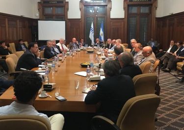 La UIA en la dulce espera: 15 días de plazo para un llamado del Gobierno