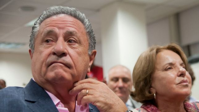 extrana pareja: duhalde juega con cfk y apuesta a una quita del fondo