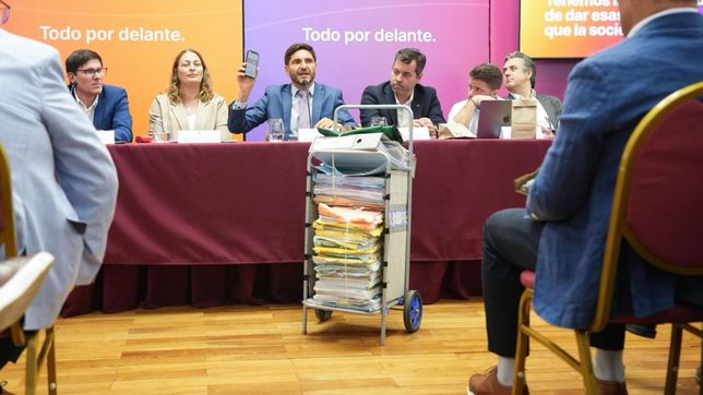 Maximiliano Pullaro juntó a todo Unidos en el último gabinete ampliado de 2025.