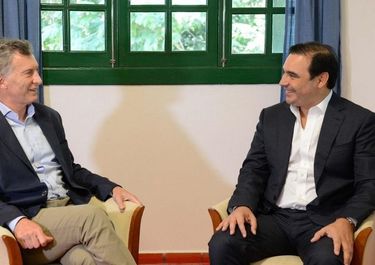 El socialismo correntino se corre de la línea nacional y juega con Macri