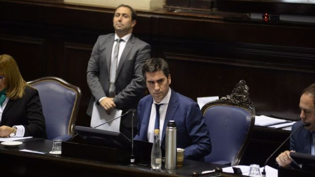 vidal baja tarifas con el acuerdo de los intendentes que blindan sus fondos