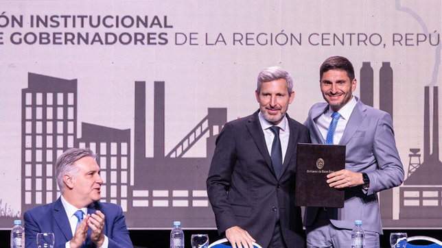 Martín Llaryora, gobernador de Córdoba, Maximiliano Pullaro de Santa Fe y Rogelio Frigerio de Entre Ríos se vuelven a juntar en la capital santafesina.