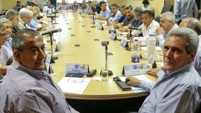 tras reunirse con el fmi, la cgt define si convoca a un paro nacional