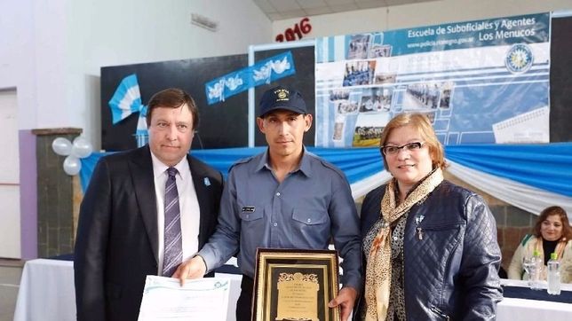 rio negro: weretilneck se lleva un intendente de cambiemos