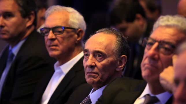 una demanda pone a prueba el limite de la pelea gobierno vs clarin