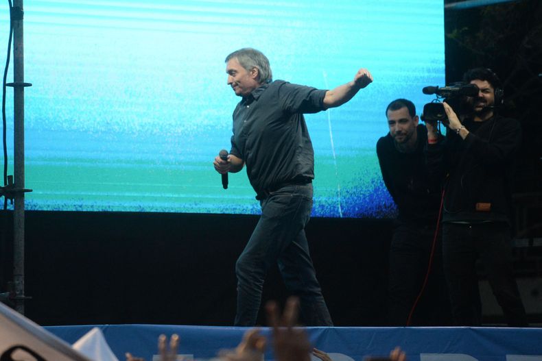 Máximo Kirchner en La Plata - Atenas