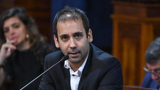 hagman lo hizo de nuevo: en plena tregua, insistio con el salario universal