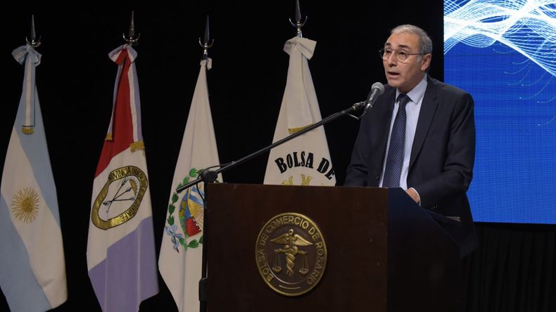 Miguel Simioni, presidente de la Bolsa de Comercio de Rosario en el acto aniversario que tuvo como invitado a Javier Milei.