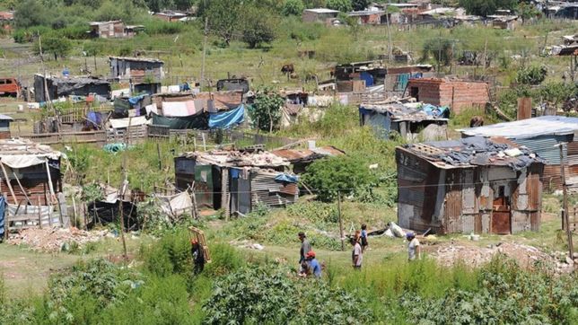 con la inflacion al alza, la pobreza subio 1,6% en el ultimo semestre