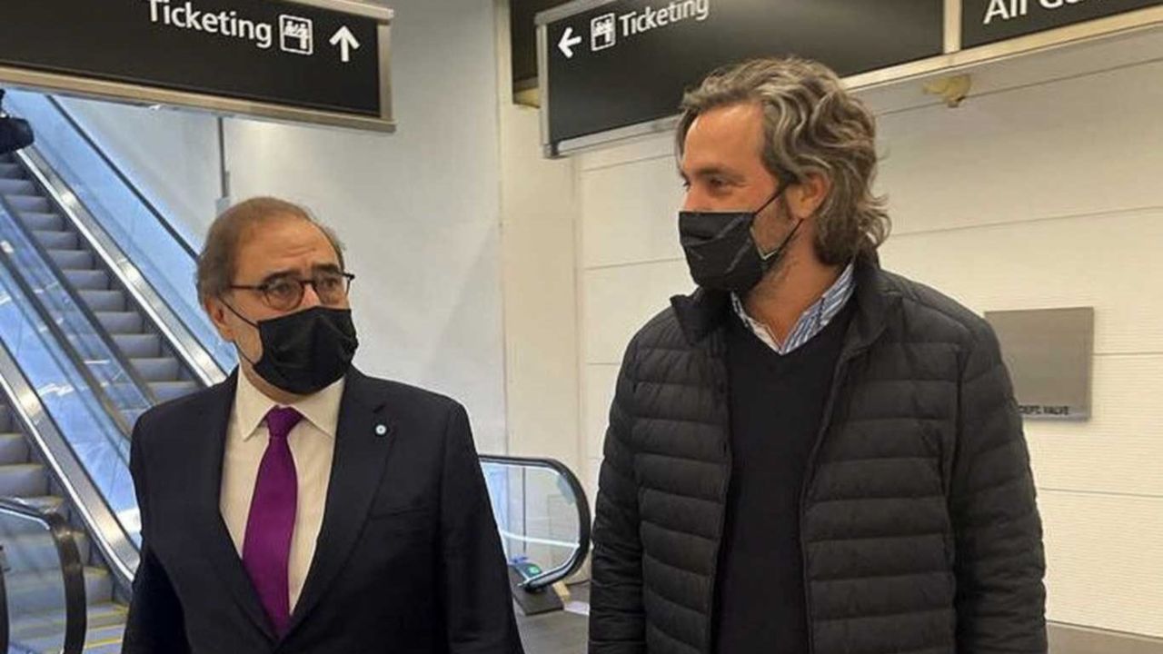 Entre la espada de Biden y la pared de Todos, Cafiero juega fuerte en EE.UU.