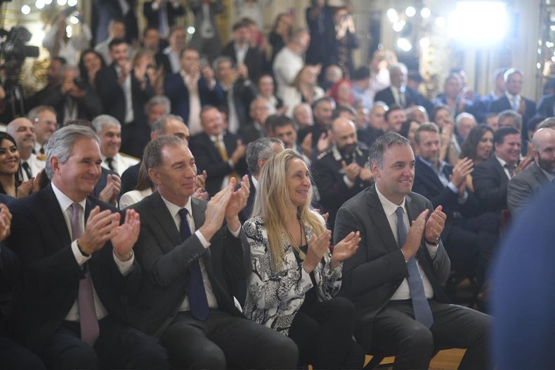 Ministros y funcionarios en la jura de Alejandra Monteoliva, nueva titular de Seguridad.