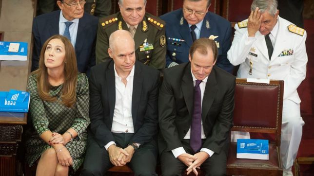 faltazo de cfk, vacio federal, guerra de hinchadas y una irrupcion sorpresiva