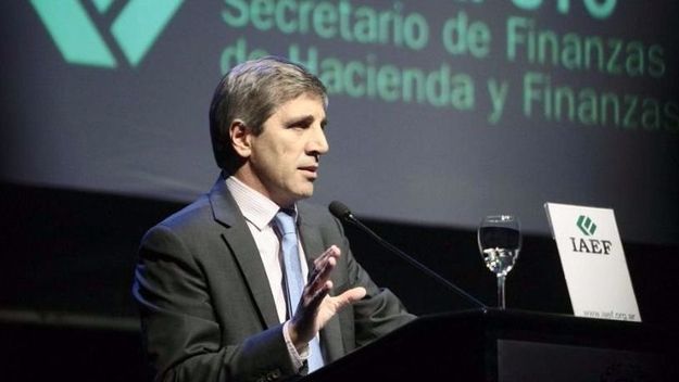 Caputo anunció que en 2018 el Gobierno tomará “un poco menos de deuda”