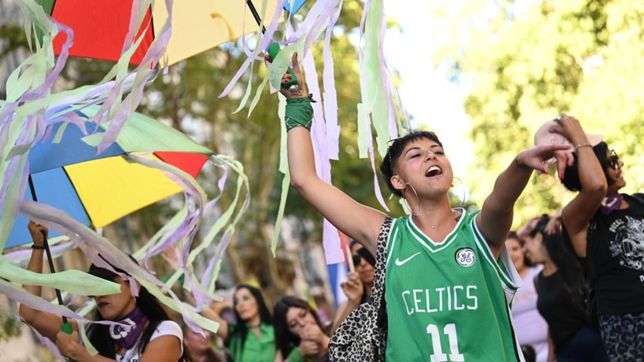 con mensajes contra el fmi y los femicidios, la marea verde volvio a ganar la calle