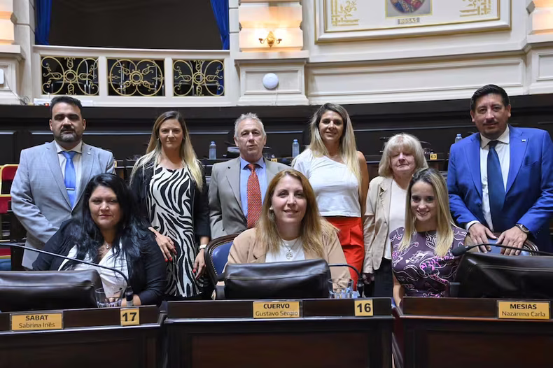 el-bloque-de-diputados-libertarios-bonaerenses-se-AHN5JQRSBBBDBGGR3Z5U5MSJU4.avif