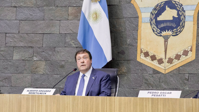 Alberto Weretilneck, gobernador de Río Negro, apuntó contra las autoridades del Senado.