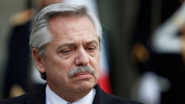 El Gobierno y una ráfaga de tiros en los pies