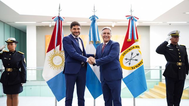 Maximiliano Pullaro y Martín Llaryora, en el Centro Cívico de Córdoba.