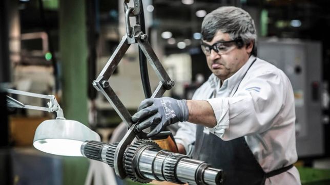 la industria pyme se desploma a un ritmo del 10,3% anual