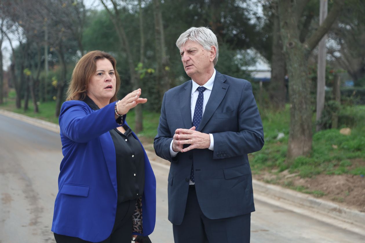 El gobernador de La Pampa, Sergio ZIliotto, este jueves, en General Pico, el bastión del peronismo en el norte provincial, junto a la intendenta Fernanda Alonso, ultravernista.