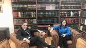 Miguel Ángel Pichetto junto a Cora Reutemann en plena negociación