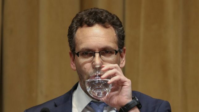 peligro: el mercado huele debilidad y empuja al dolar hacia la zona roja