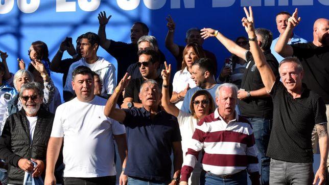 La mesa de conducción de la CGT en la marcha por el Día del Trabajador