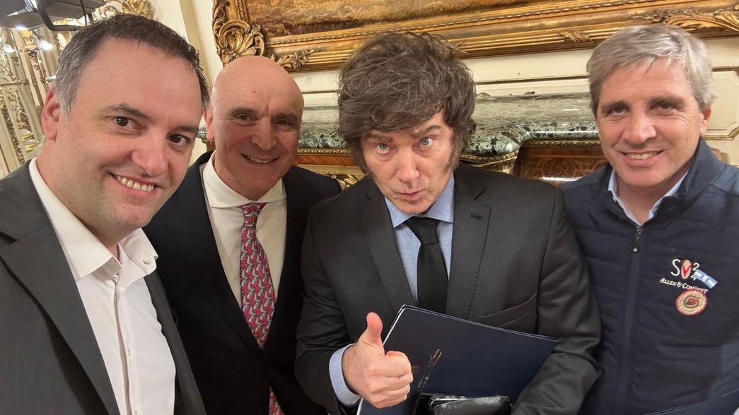 Manuel Adorni, José Luis Espert, Javier Milei y Toto Caputo.