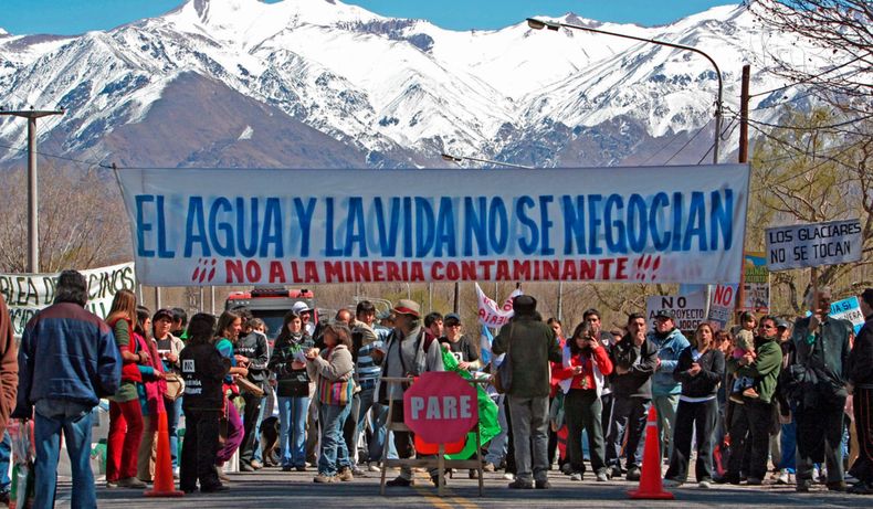 Javier Milei y la ley de Glaciares: la cruzada religiosa por el agua