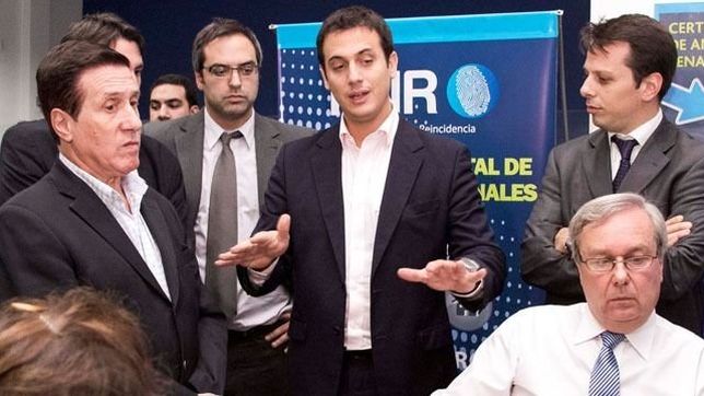 julian alvarez reclamo ayuda de diaz perez para que el pro no gane el distrito