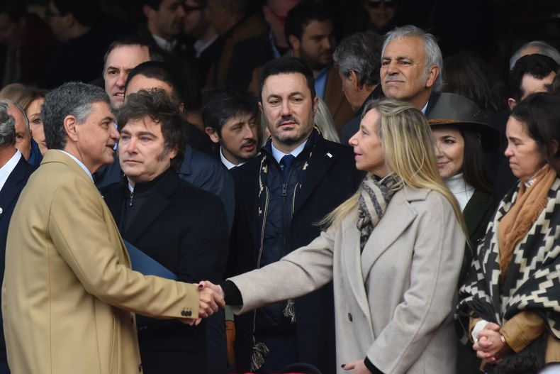 El saludo de Karina Milei y Jorge Macri en La Rural