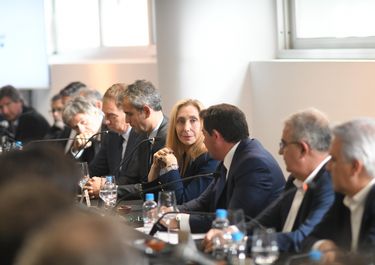 Karina Milei con gobernadores.&nbsp;