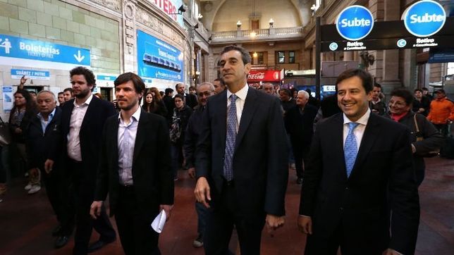 recalde estuvo de recorrida con randazzo pero evito confrontar con scioli