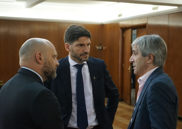 Toto Caputo y Maximiliano Pullaro se cruzaron por la deuda tomada por Santa Fe.&nbsp;