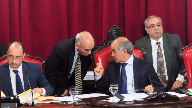 el radicalismo retiene la vicepresidencia en el senado bonaerense