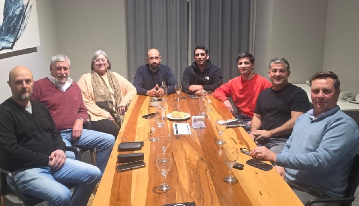 Intendentes y dirigentes que conforman la Mesa Departamental San Justo de La Libertad Avanza. 