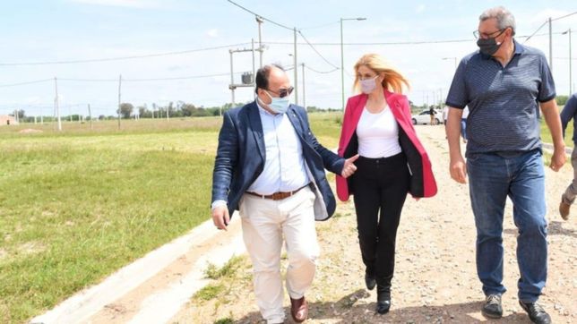 en bolivar, magario comienza a recorrer la septima seccion