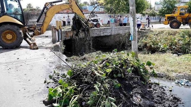 zabaleta participo de la jornada de limpieza y recuperacion urbana del arroyo soto