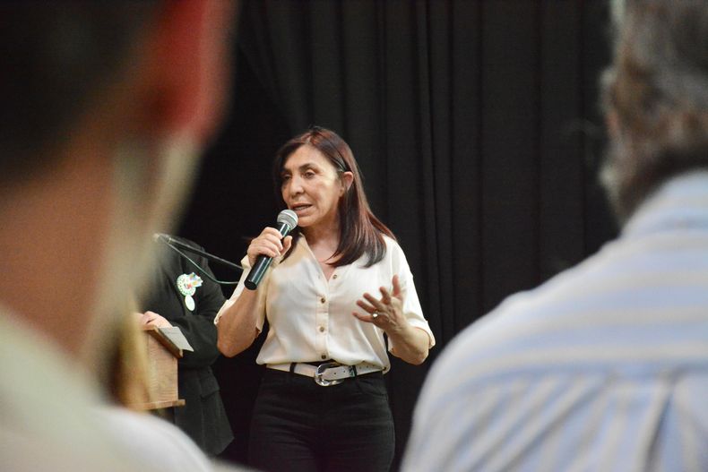 Claudia Acosta, intendenta de Mi Granja y presidenta de la Comunidad Regional Colón