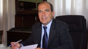 Para sumar votos un diputado explica “casa por casa” cómo cortar boleta