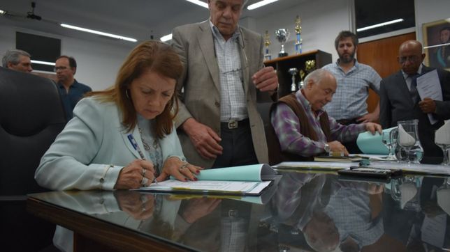 la intendenta que busca consolidarse y la sombra del caudillo