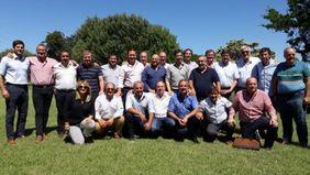 Cumbre de intendentes radicales en Rauch, con la interna en Juntos en el temario